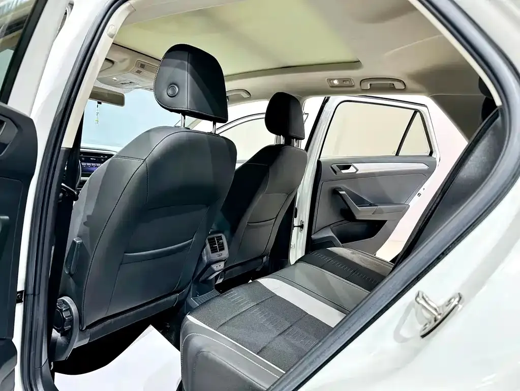 Volkswagen T-Roc 2023 из CN, фото 6
