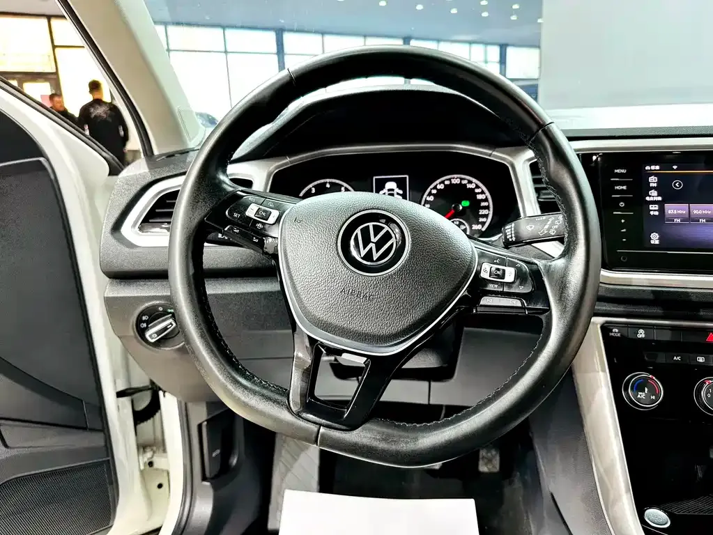 Volkswagen T-Roc 2023 из CN, фото 5
