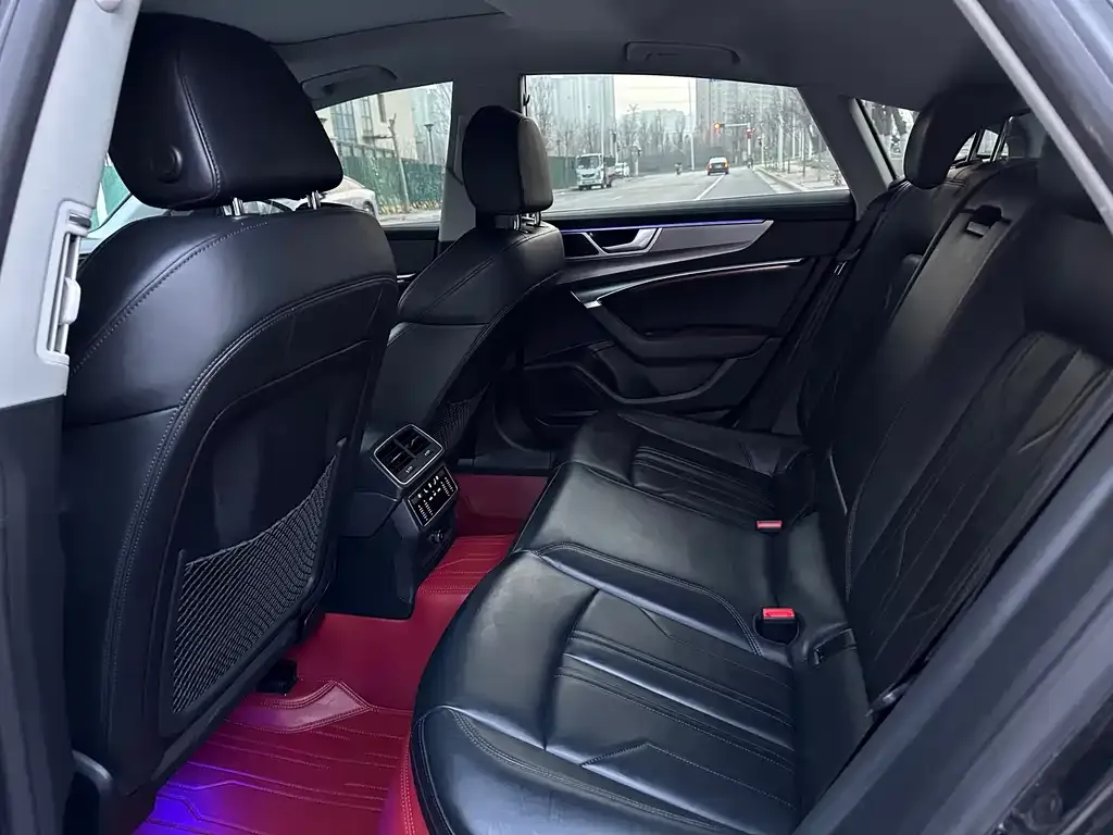 Audi A7 2023 из CN, фото 3