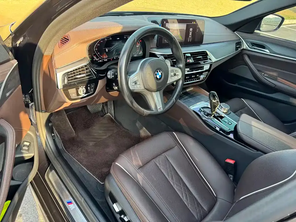 BMW 5 Series — фото 4