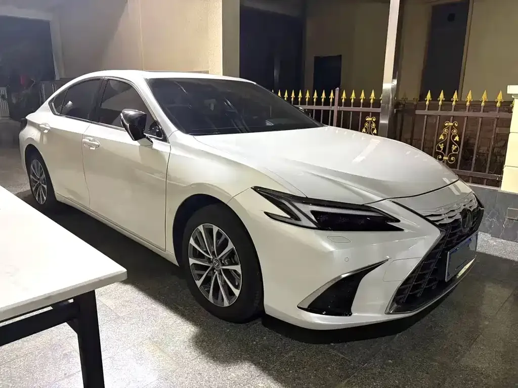 Lexus ES — фото 2