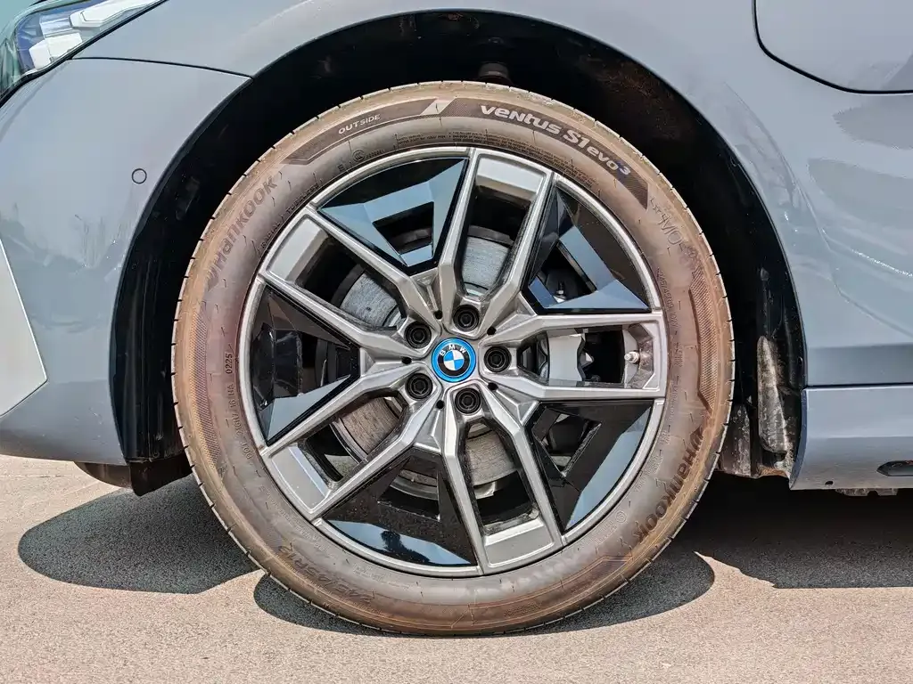 BMW i5 2026 из CN, фото 4