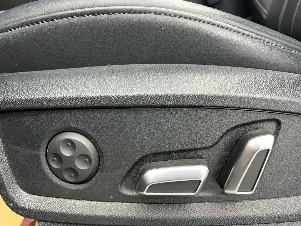 Audi Q5L 2024 из CN, фото 8