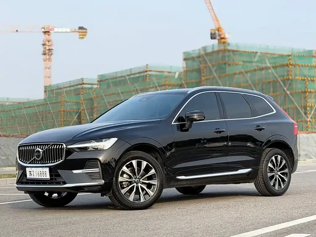 Volvo XC60 — фото 1