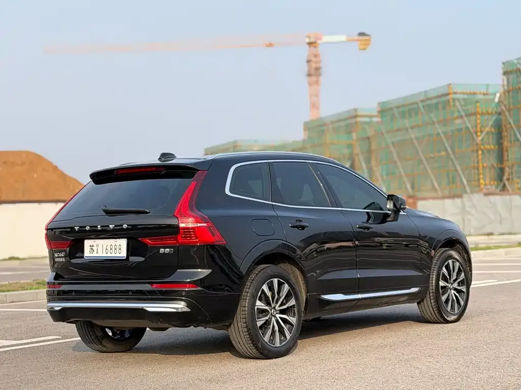 Volvo XC60 — фото 5