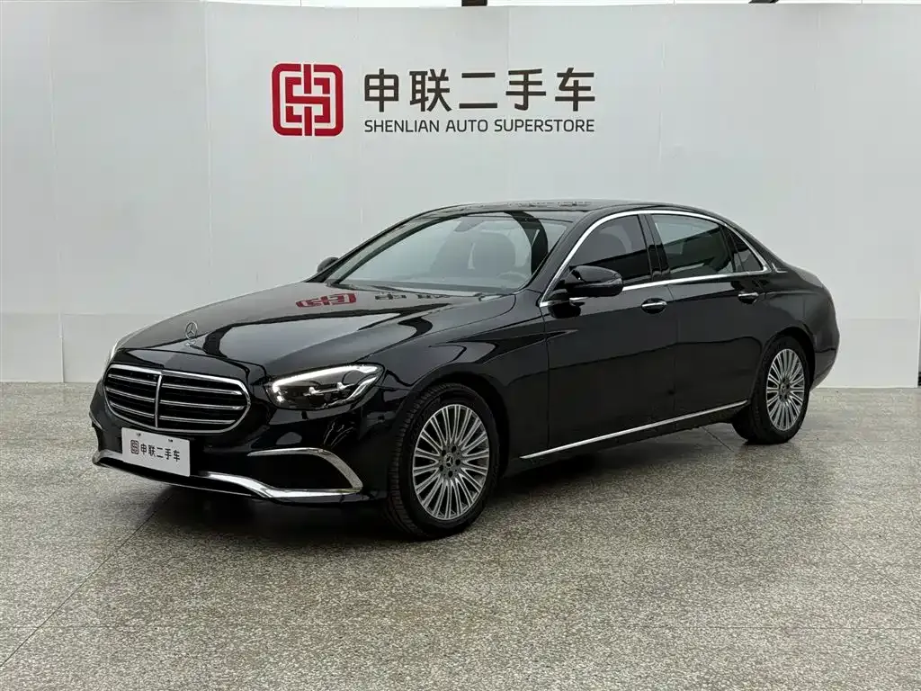 Mercedes-Benz E-Class — фото 1