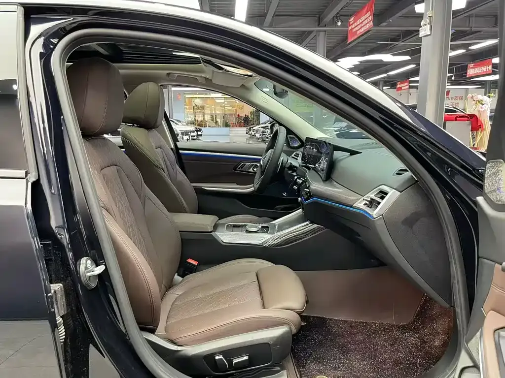 BMW 3 Series 2025 из CN, фото 8