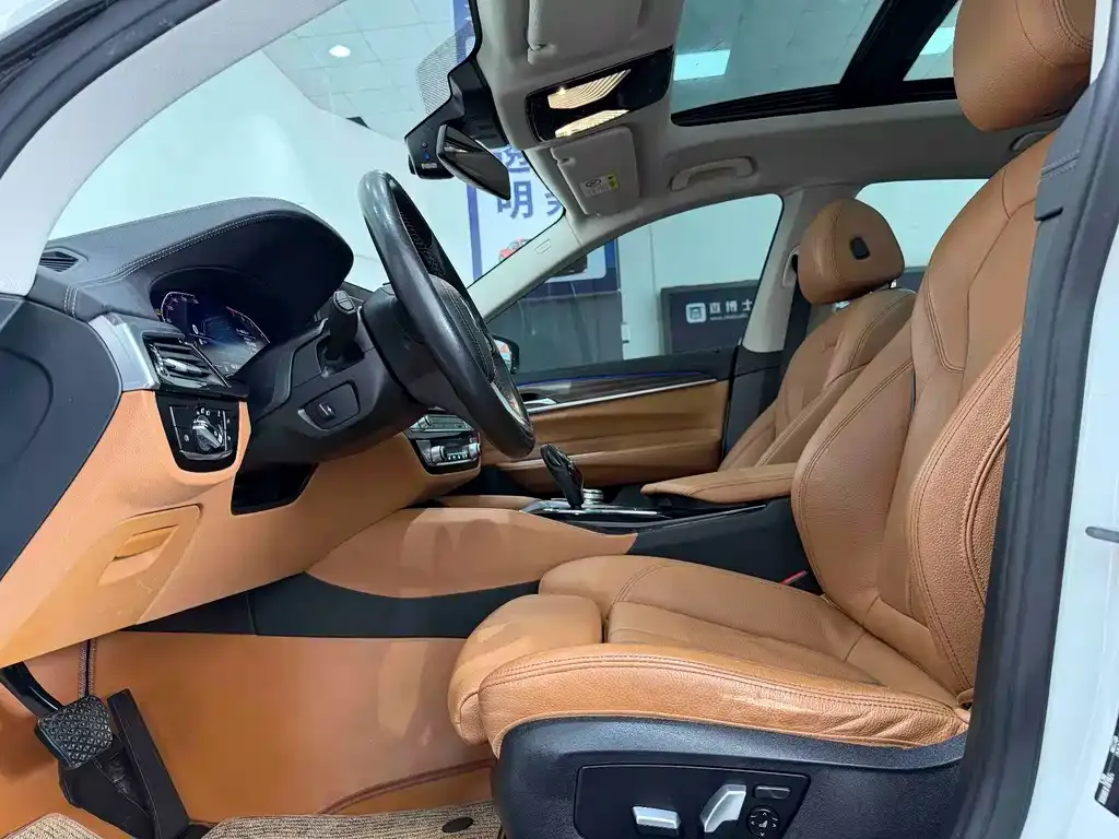 BMW 6 Series GT 2022 из CN, фото 10
