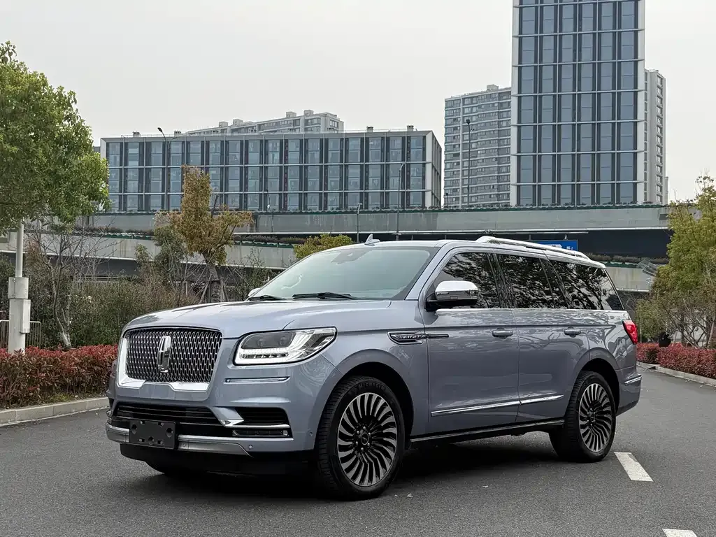 Lincoln Navigator — фото 1