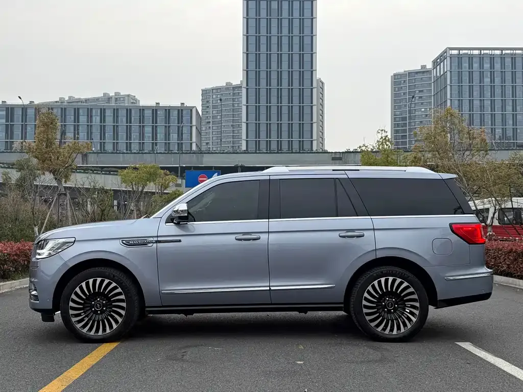 Lincoln Navigator — фото 3