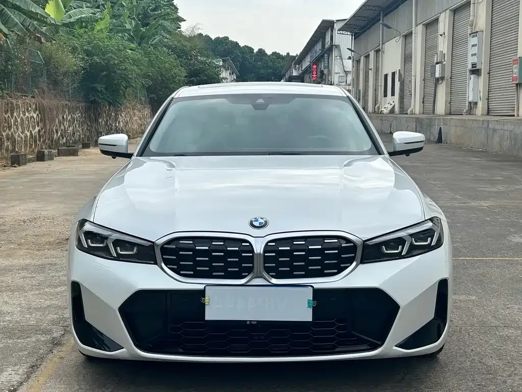 BMW 3 Series 2023 из CN, фото 6