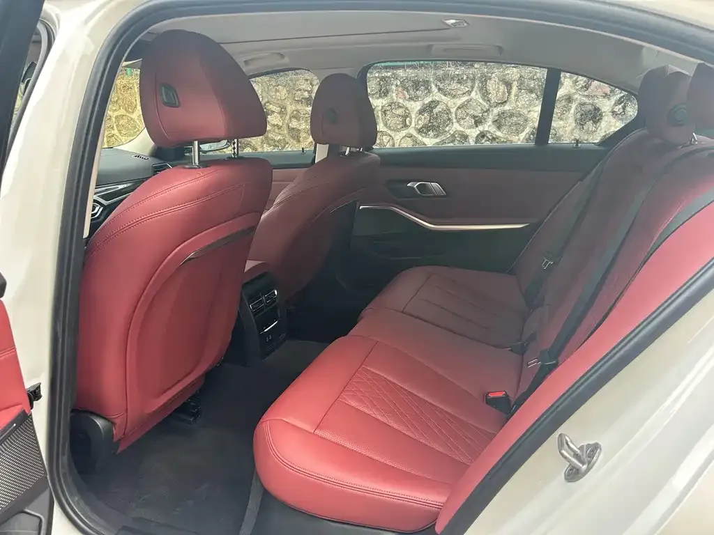 BMW 3 Series 2023 из CN, фото 4