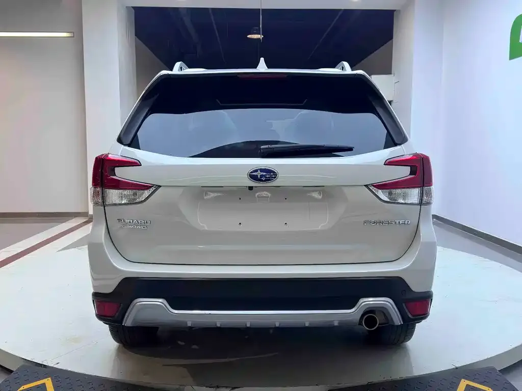Subaru Forester — фото 4