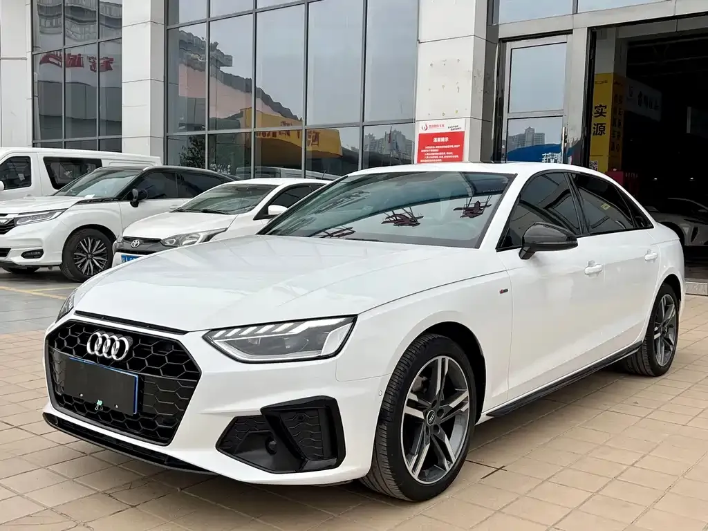 Audi A4L 2022 из CN, фото 1