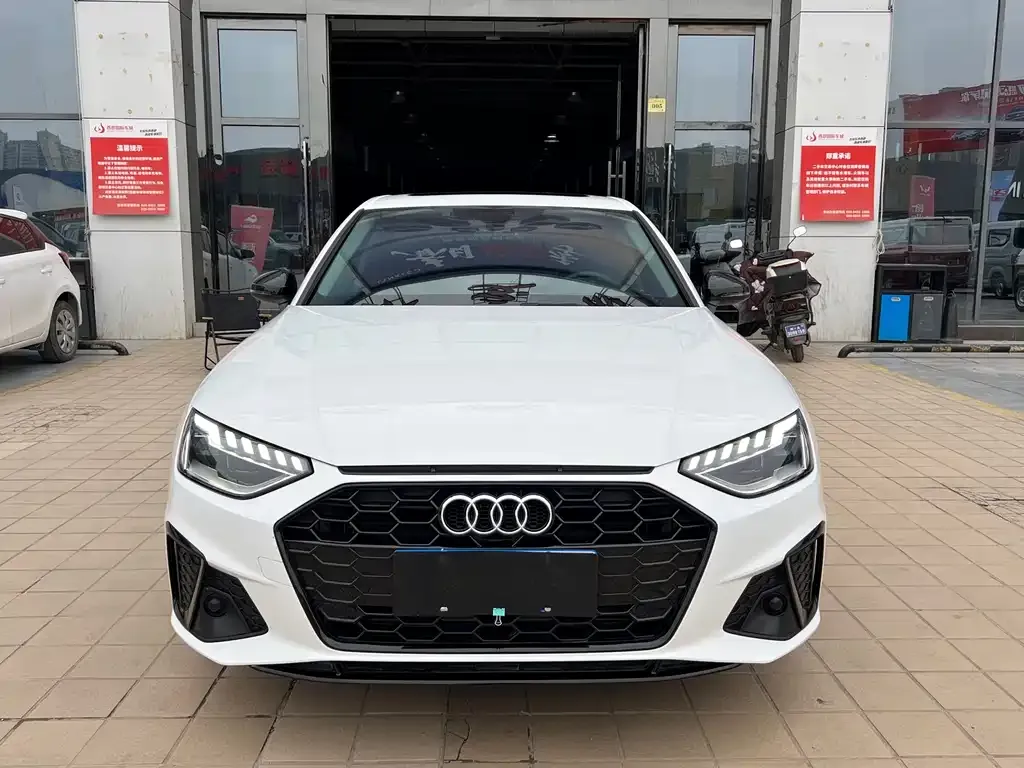 Audi A4L 2022 из CN, фото 8