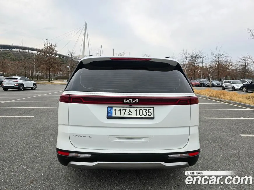 Kia Carnival — фото 8