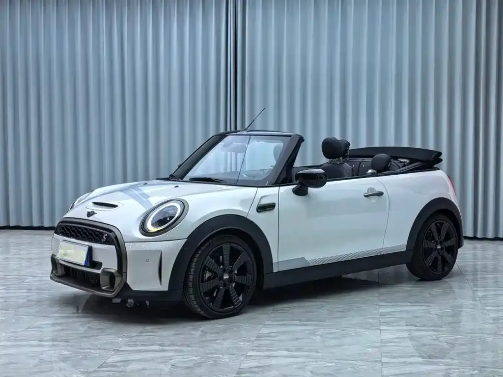 MINI Cooper (3-door) 2023 из CN, фото 2