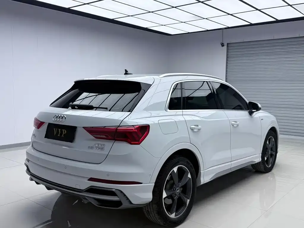 Audi Q3 — фото 8