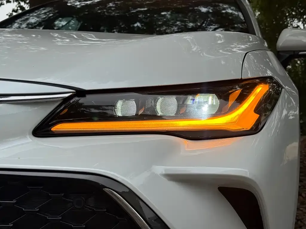 Toyota Avalon 2023 из CN, фото 2