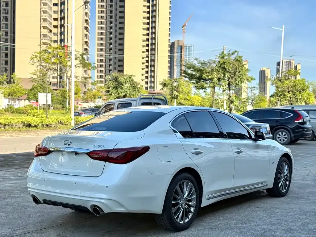 Infiniti Q50L 2021 из CN, фото 6