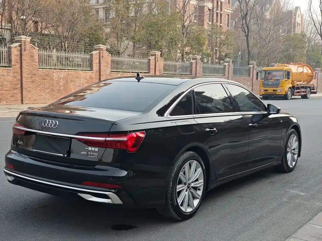 Audi A6L — фото 3