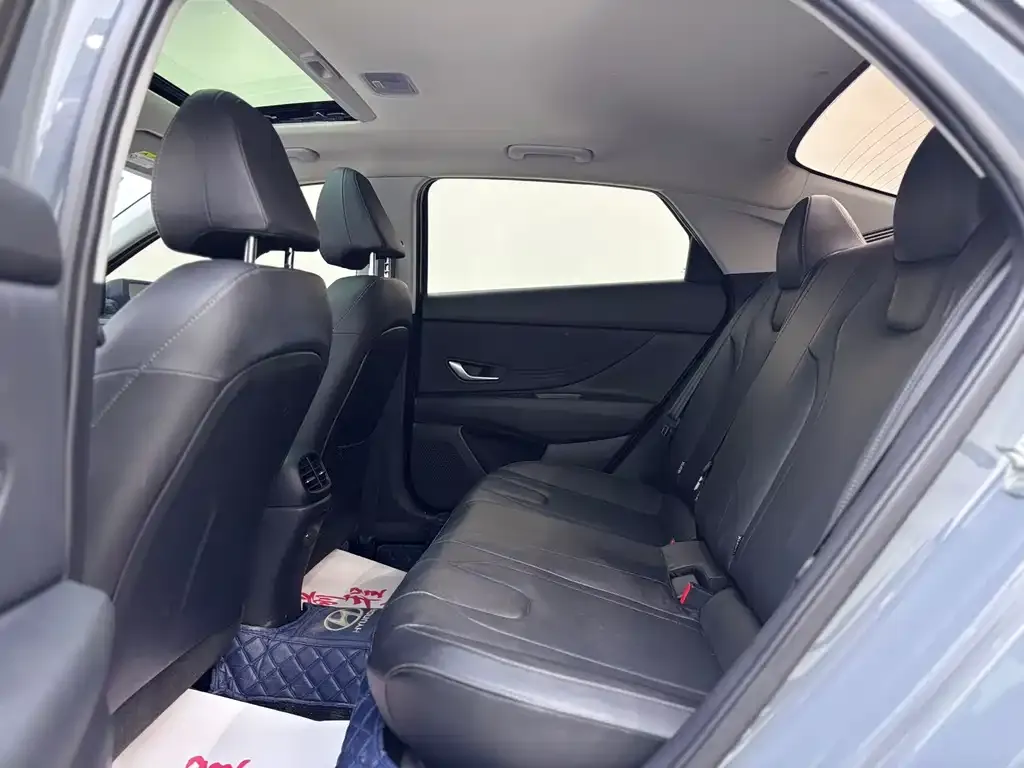 Hyundai Elantra 2023 из CN, фото 3