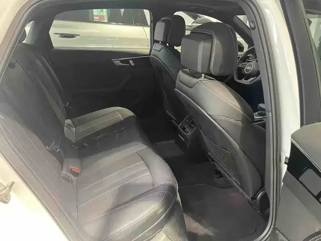 Audi A4L 2025 из CN, фото 3