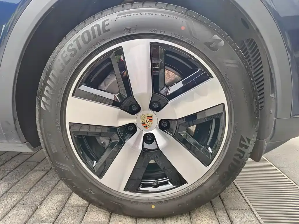 Porsche Cayenne Hybrid 2024 из CN, фото 10