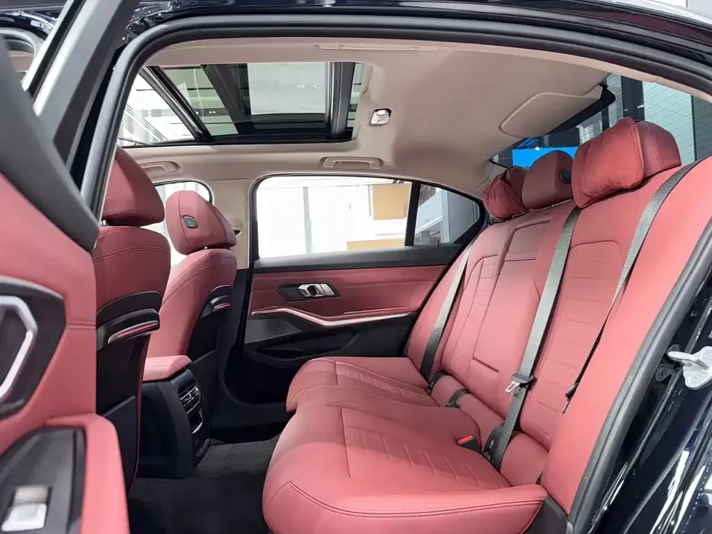 BMW 3 Series 2021 из CN, фото 7