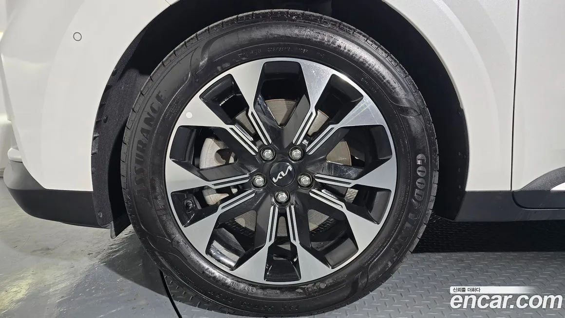 Kia Carnival — фото 10