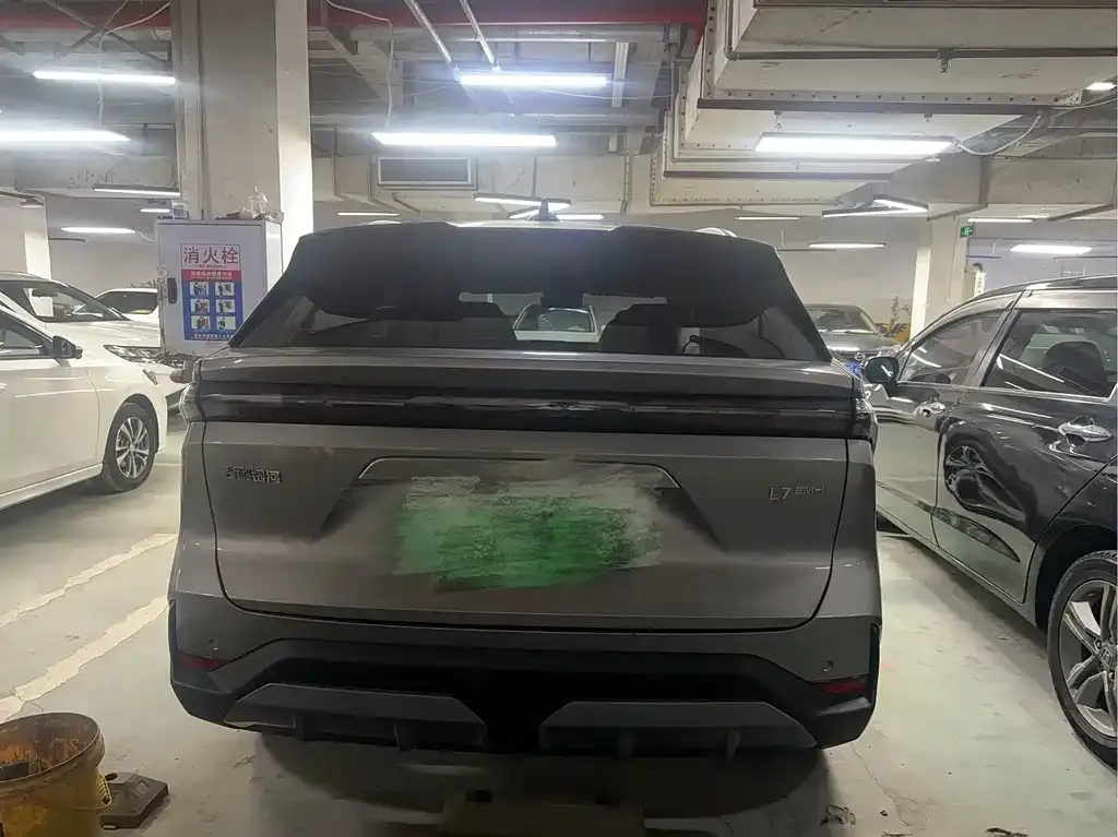 Geely Galaxy L7 — фото 10