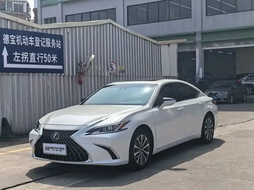 Lexus ES 2023 из CN, фото 1