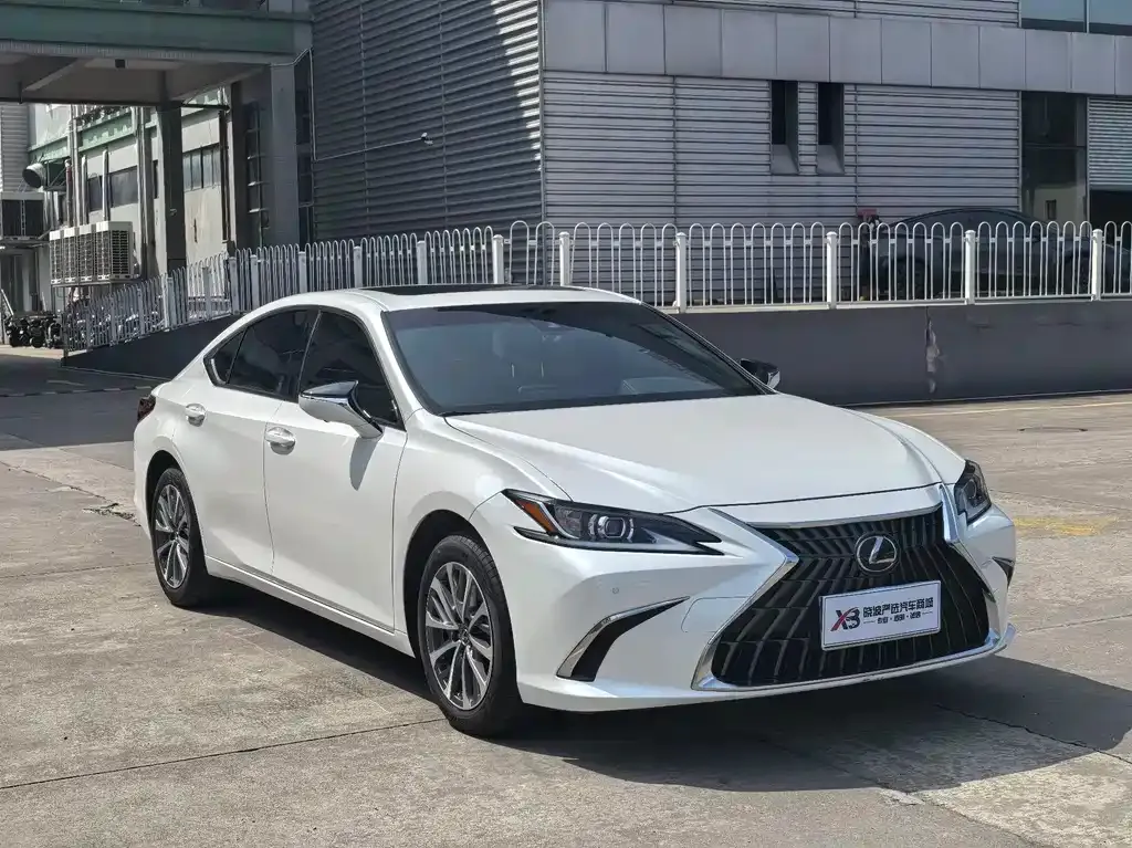 Lexus ES 2023 из CN, фото 9