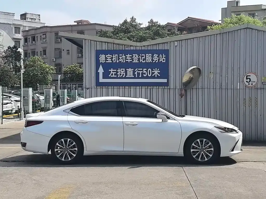 Lexus ES 2023 из CN, фото 7