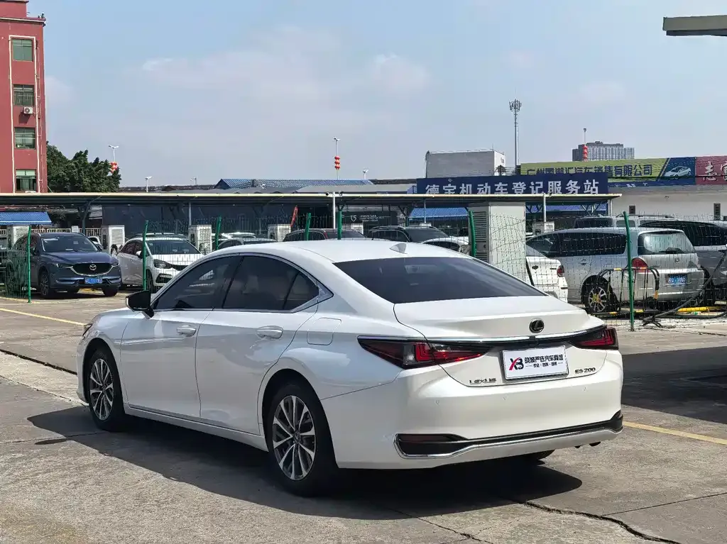 Lexus ES 2023 из CN, фото 4