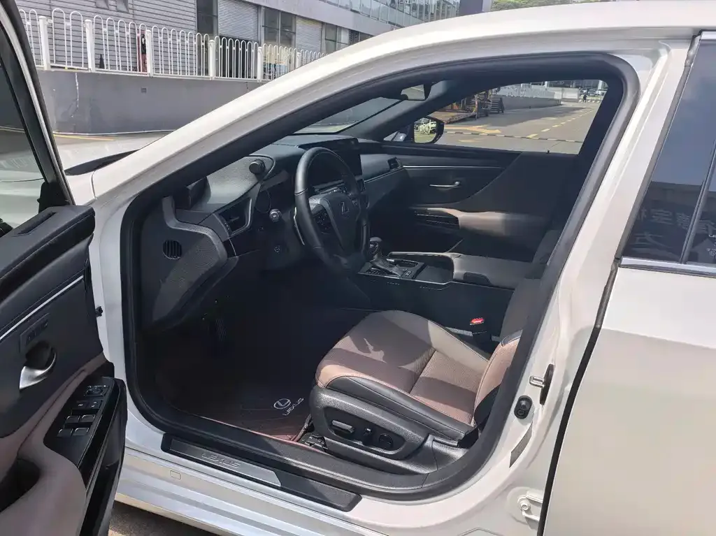 Lexus ES 2023 из CN, фото 3