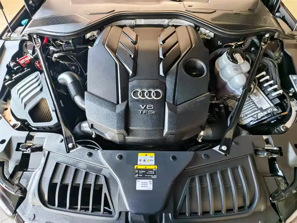 Audi A8 — фото 8
