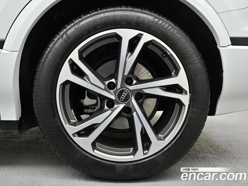 Audi Q6 e-tron 2025 из KR, фото 3