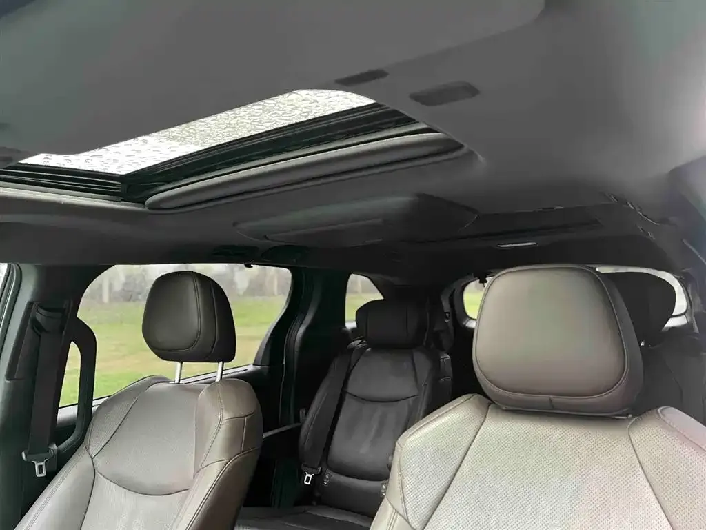 Toyota Sienna — фото 4