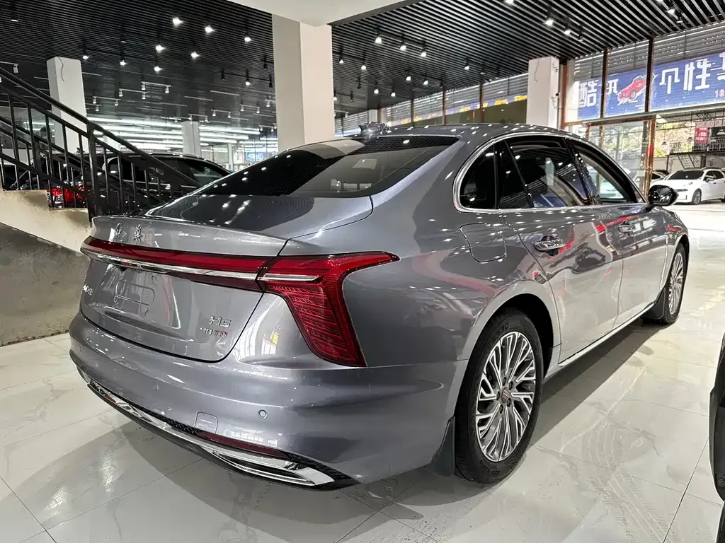 Hongqi H5 — фото 3