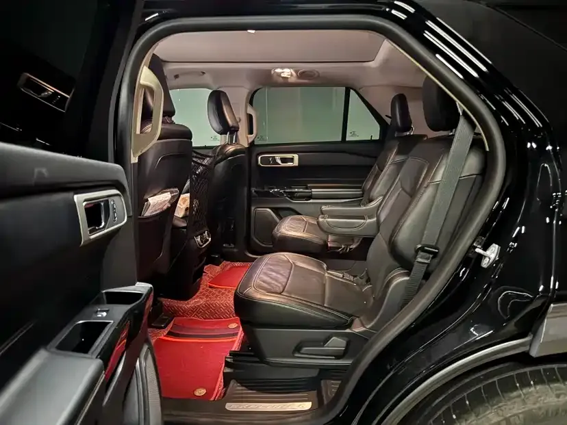 Ford Explorer 2021 из CN, фото 9