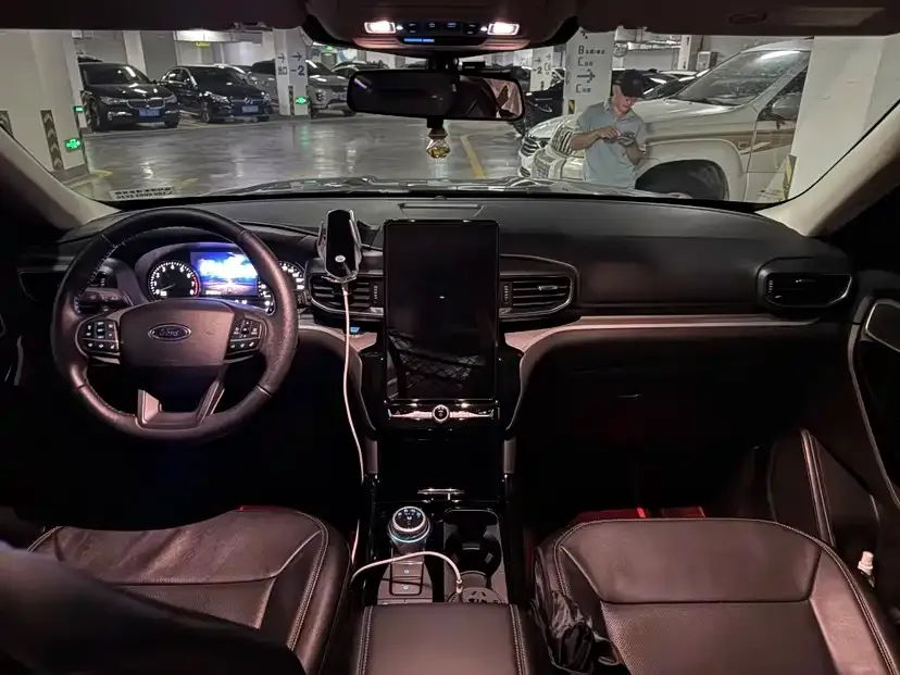 Ford Explorer 2021 из CN, фото 3