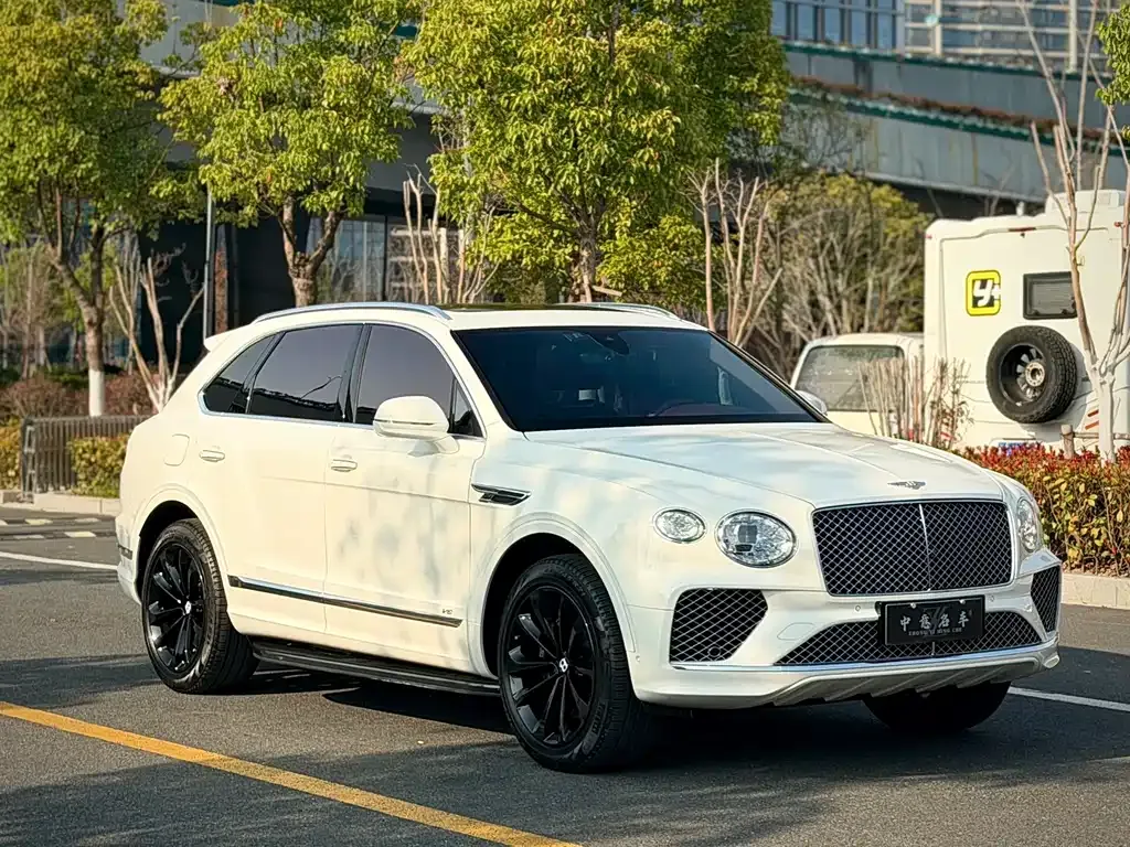 Bentley Bentayga 2023 из CN, фото 7