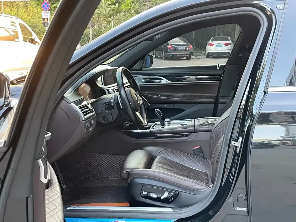BMW 7 Series 2025 из CN, фото 4