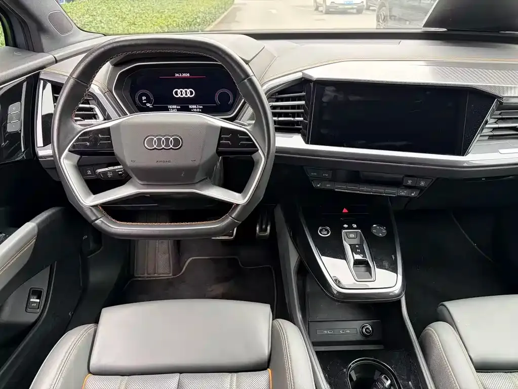 Audi Q4 e-tron — фото 6
