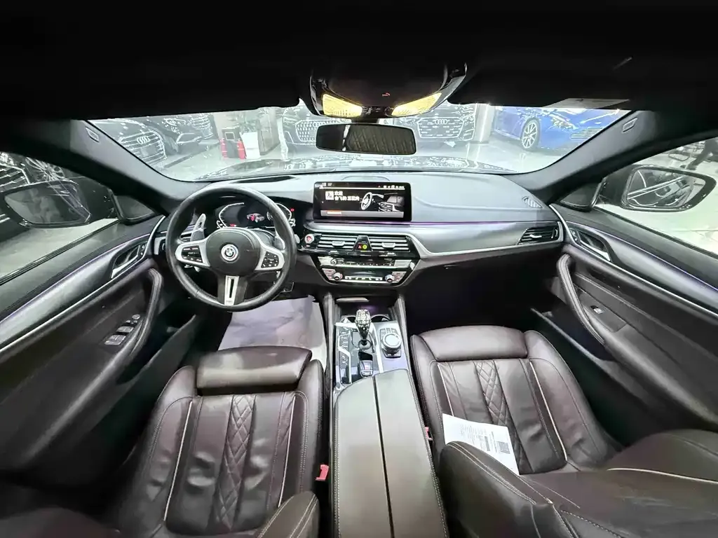 BMW 5 Series (Import) 2021 из CN, фото 2