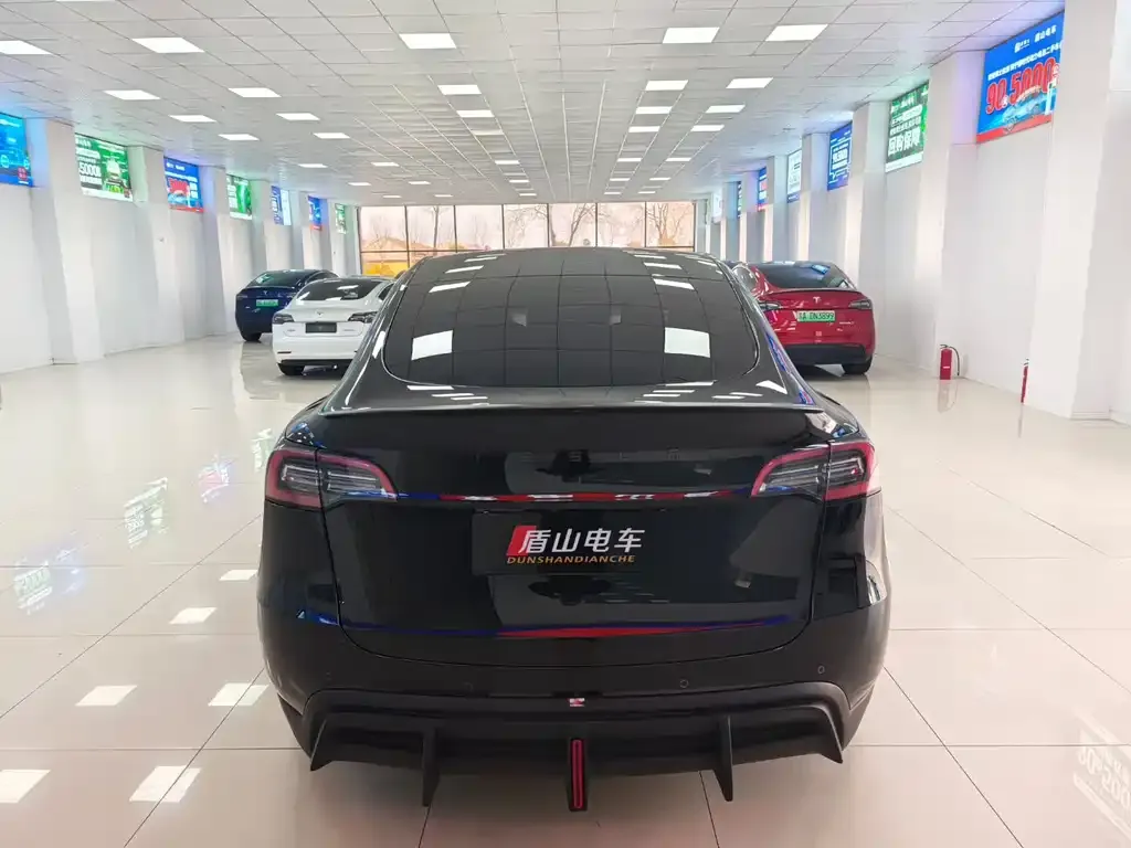 Tesla Model Y — фото 4