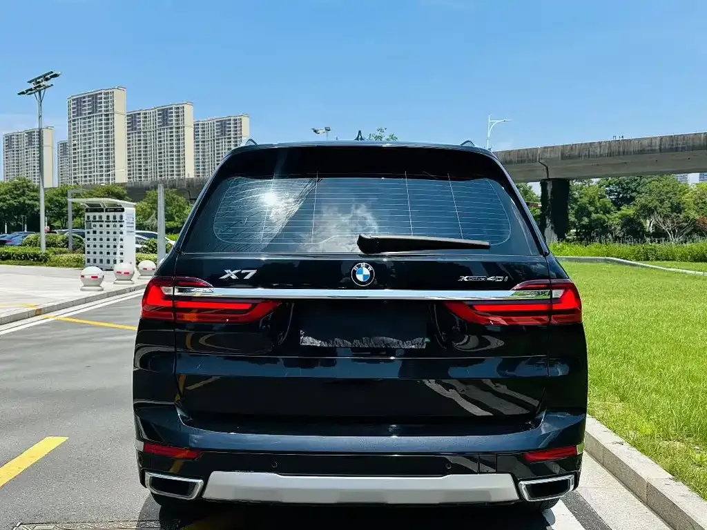 BMW X7 — фото 8