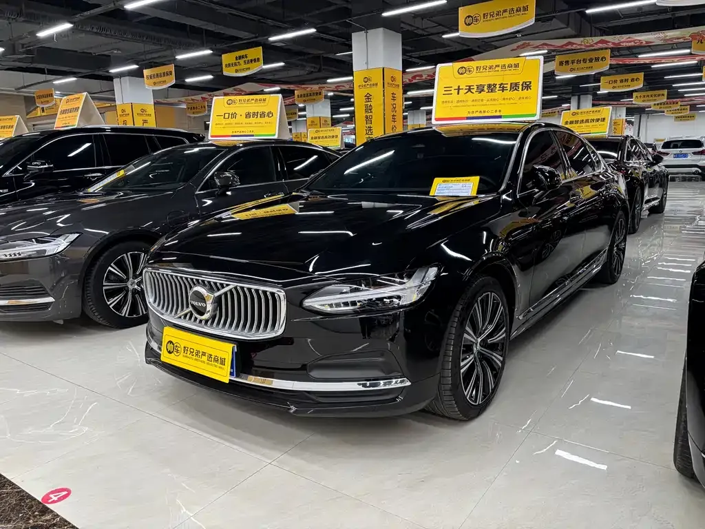 Volvo S90 — фото 1
