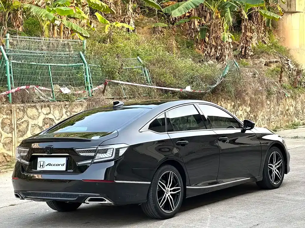 Honda Accord — фото 5